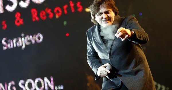 В дом популярного сербского певца Здравко Колича бросили бомбу