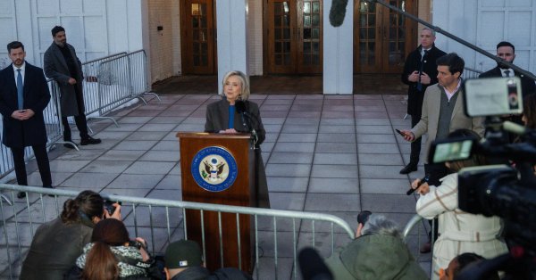 Хиллари Клинтон: Я провела 7 часов, повторяя: «Я не знаю Джеффри Эпштейна»