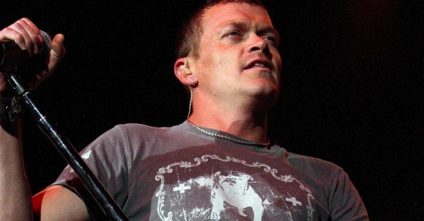 Фронтмен группы 3 Doors Down умер в возрасте всего 47 лет.