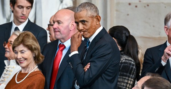 Трамп обвинил Обаму в разглашении секретной информации об инопланетянах