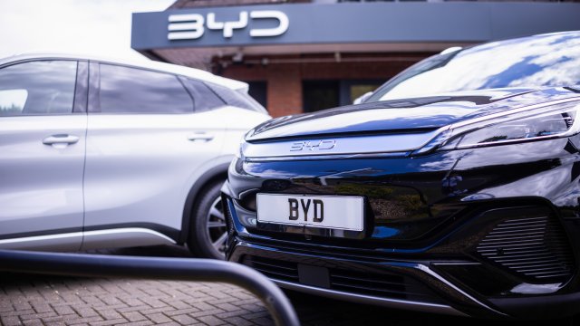 Китайские автомобильные бренды теряют позиции в Европе после сильных результатов в 2025 году