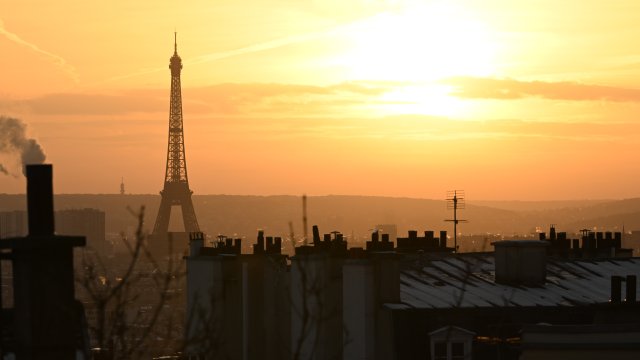 Антибогатые настроения подрывают возрождение элитной недвижимости в Париже