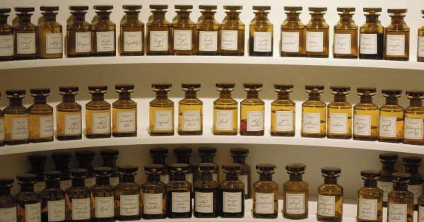 В Испании разоблачена преступная группировка, управлявшая крупнейшей в мире фабрикой мятных духов.