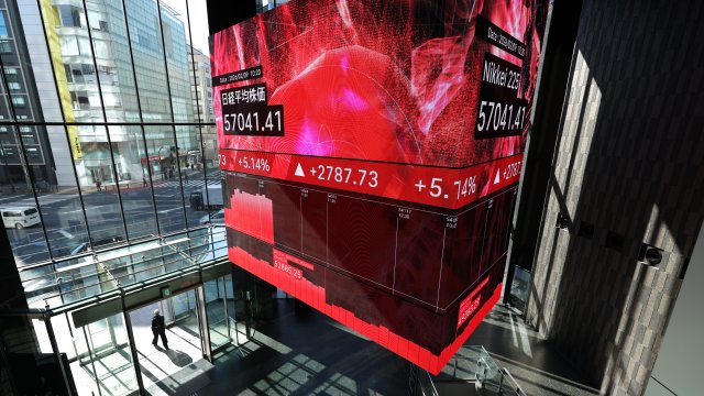 Азиатские рынки завершили последнюю торговую сессию месяца неоднозначными результатами