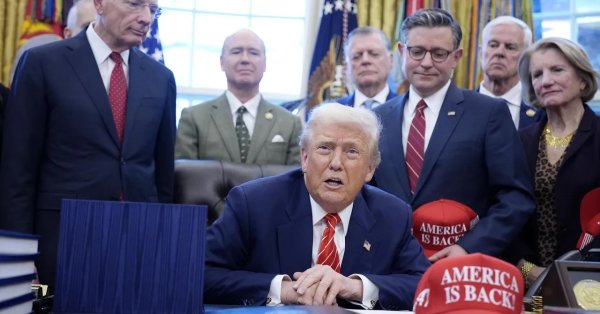 Администрация Трампа запустила сайт со скидками на лекарства