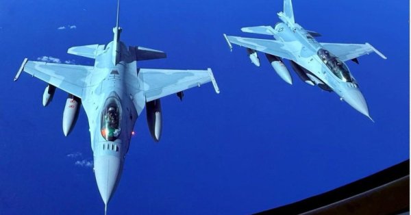 Румыния подняла четыре истребителя над беспилотниками к границе с Украиной