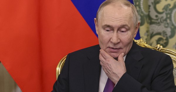 Путин, педофил, вербовавший женщин через КГБ, также появился из файлов Эпштейна