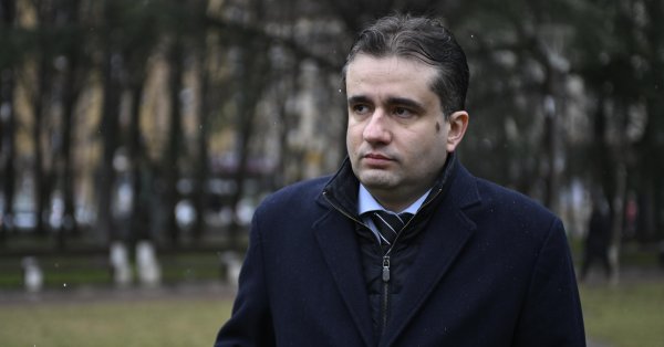 Божанов о порновидео из Бургаса: Нас и в гостиницах так не снимают?