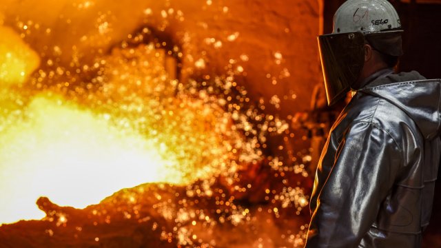 Промышленное производство в Германии упало впервые с августа