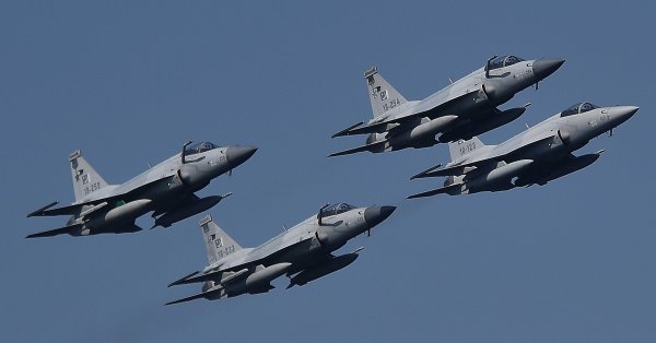 Как Пакистан разрушает монополию великих держав на авиацию?