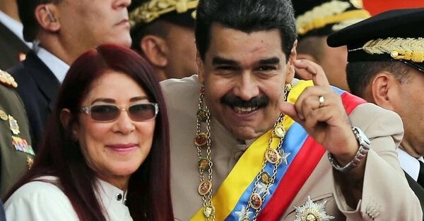 Россия призвала США освободить Мадуро и его жену