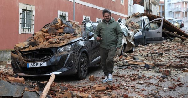 В Португалии объявлено новое предупреждение о сильных ливнях