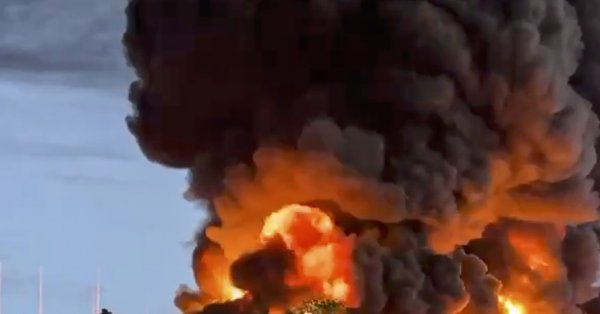 Восемь человек погибли при взрыве в магазине фейерверков