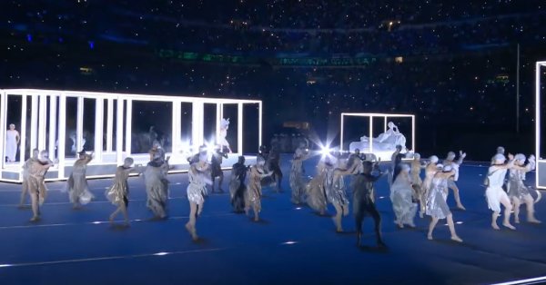 Церемония открытия зимних Олимпийских игр в Италии началась с зрелищного шоу ФОТО