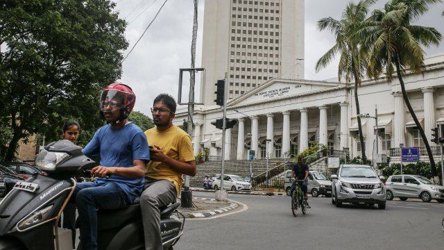 Индия делает ставку на рост производства и расходы на инфраструктуру в своем новом бюджете