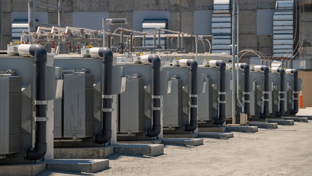 Ford и General Motors присоединяются к Tesla в гонке за стационарными аккумуляторами