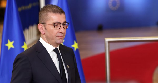 Микоски продолжает требовать, но и он начал прижиматься к ЕС