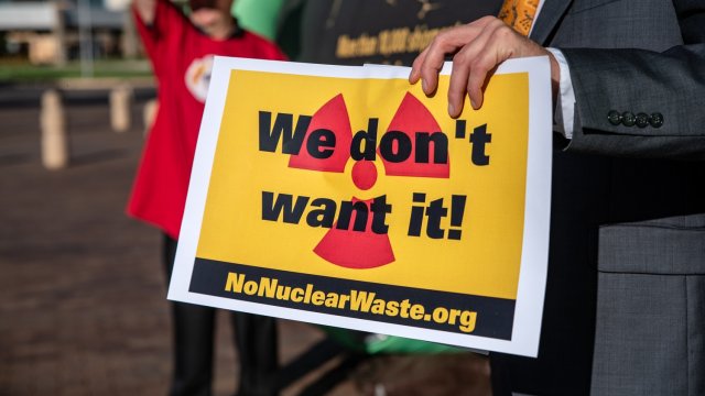 Спустя более 70 лет после первой атомной электростанции мир все еще ищет решение проблемы отходов.