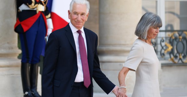 Дипломатический шторм во Франции: Макрон выслал тестя Иванки Трамп