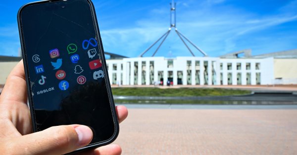 Испания запретит соцсети для детей до 16 лет