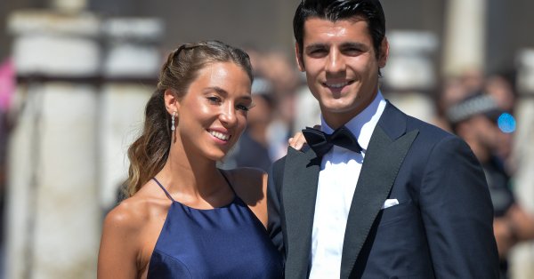 Мората отрицает измену своей бывшей