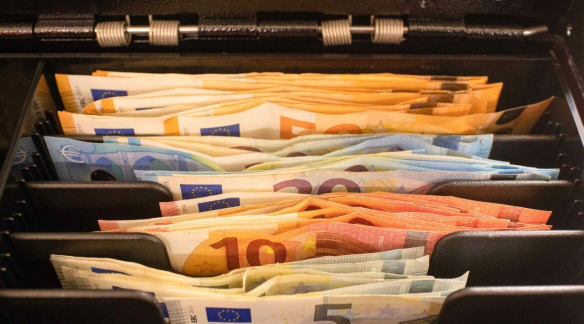 По состоянию на 27 марта 2026 года из обращения было изъято 91% левов.