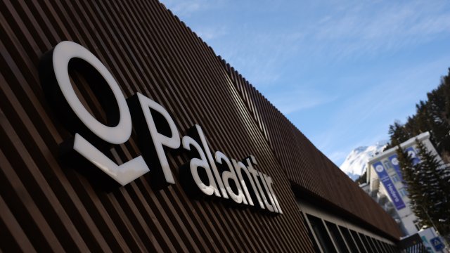 Пентагон будет использовать искусственный интеллект Palantir в качестве основной военной системы США