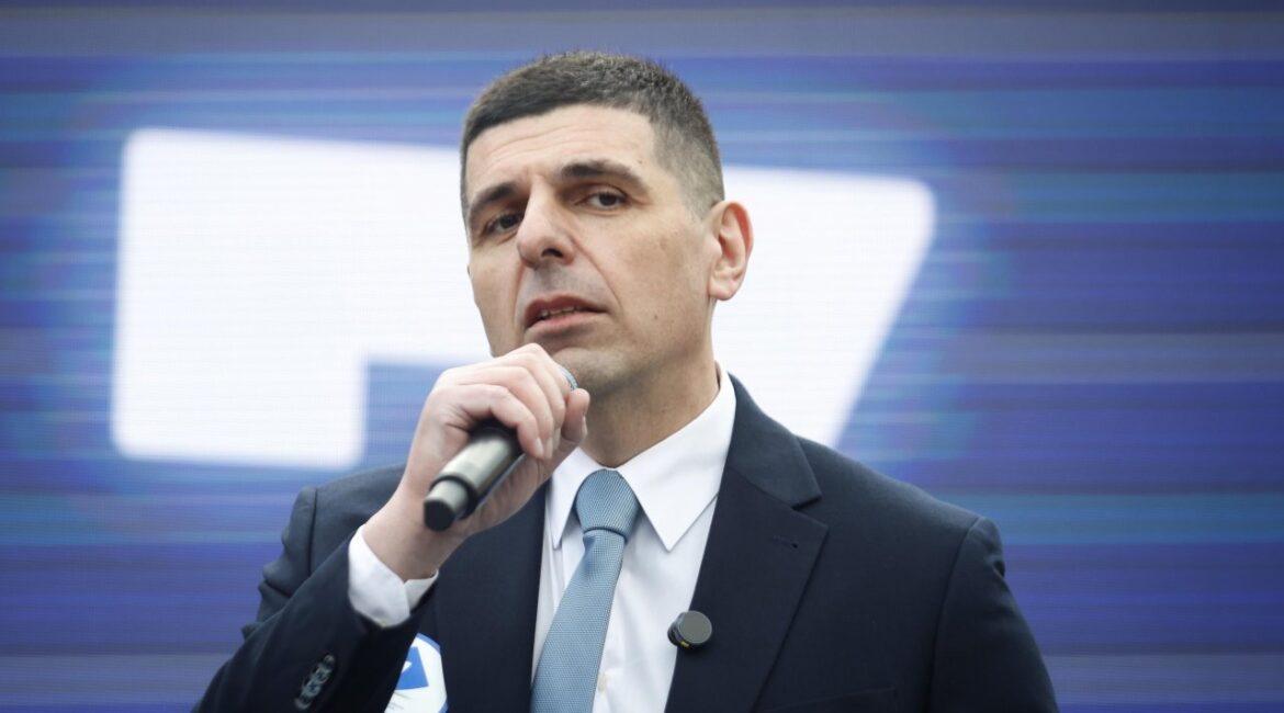 Мирчев предложил провести дебаты между Борисовым и Радевым