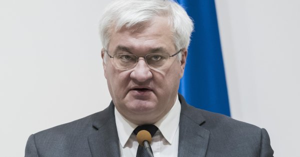 Киев: Венгрия задержала сотрудников украинского банка с 40 млн долларов, 35 млн евро и 9 кг золота