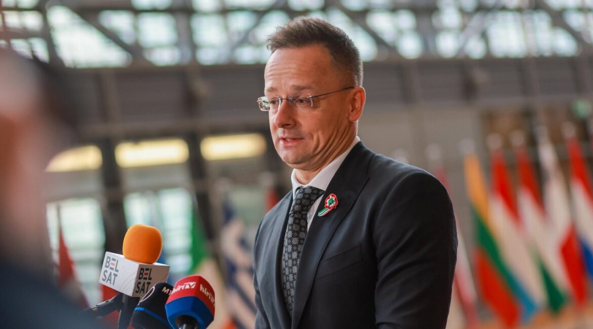 Сидхарто: Без дешевой российской нефти счета семей вырастут в три раза