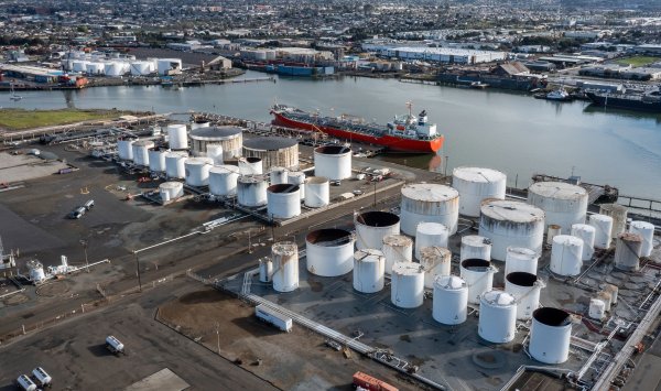 Цены на нефть, которые вы видите, не отражают истинную историю рынка.