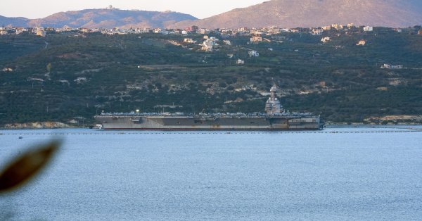 Военная база на Крите находится в состоянии повышенной боевой готовности