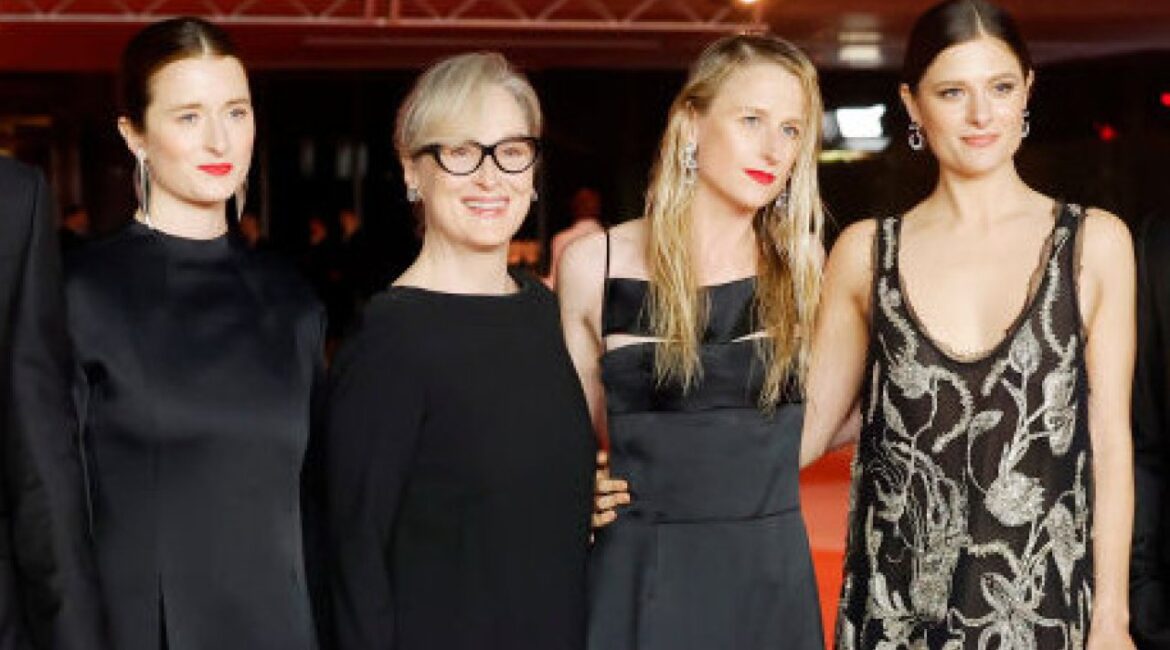 Три дочери Мерил Стрип неожиданно появились вместе