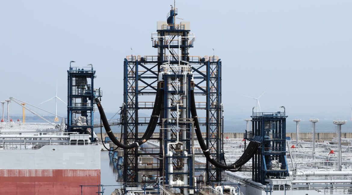 Нефть дорожает на фоне эскалации конфликта на Ближнем Востоке*