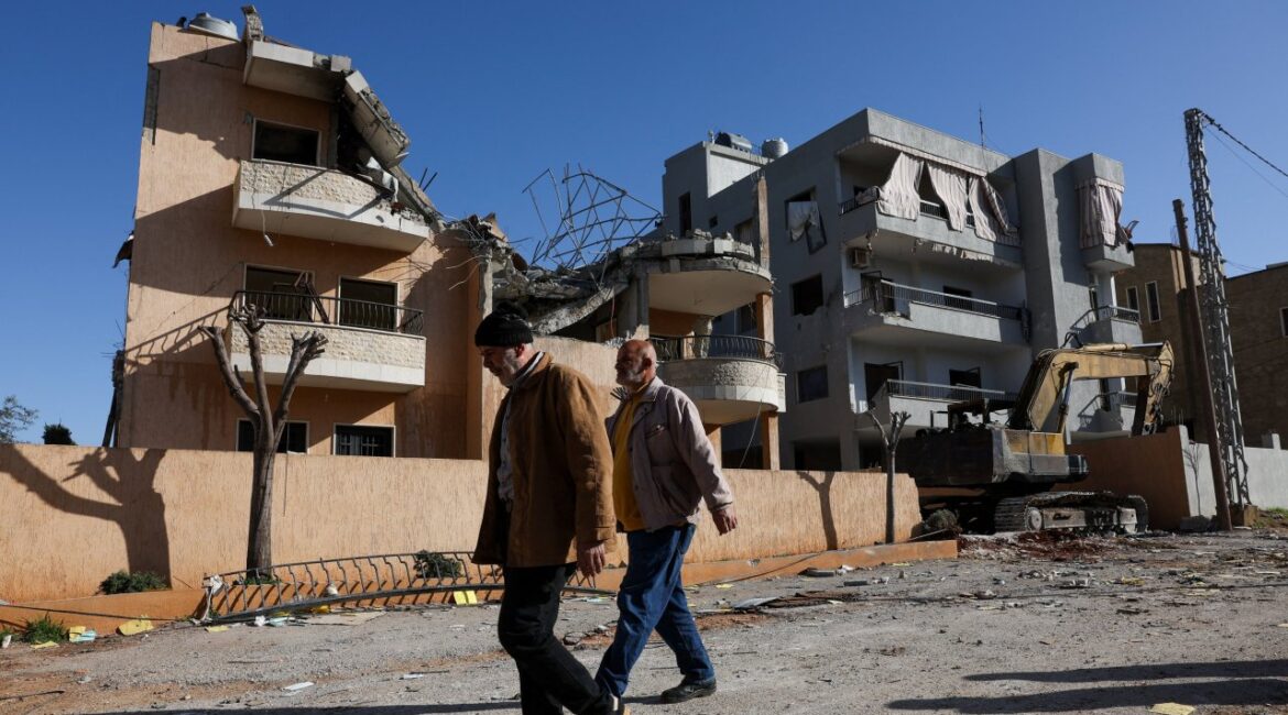 В результате удара Израиля погибли 12 медиков на юге Ливана