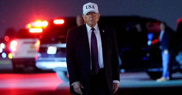 Трамп: Мы считаем, что сообщения о смерти Хаменеи правдивы