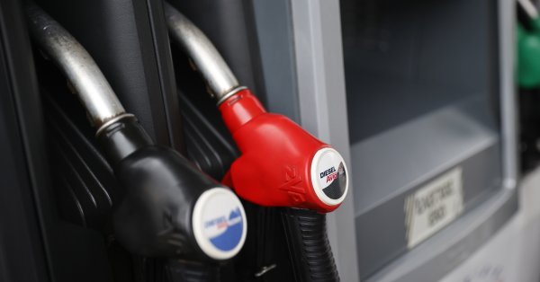 Цена на топливо в Греции резко выросла - до и более 2 евро за литр