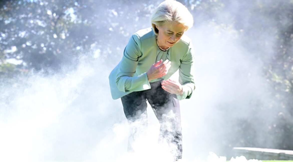 Урсулу встретили традиционной церемонией в Австралии ФОТО