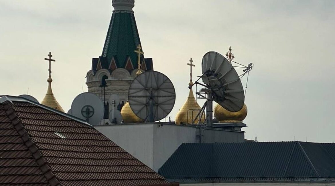 Кремль слушает с крыш Вены: антенны холодной войны вернулись