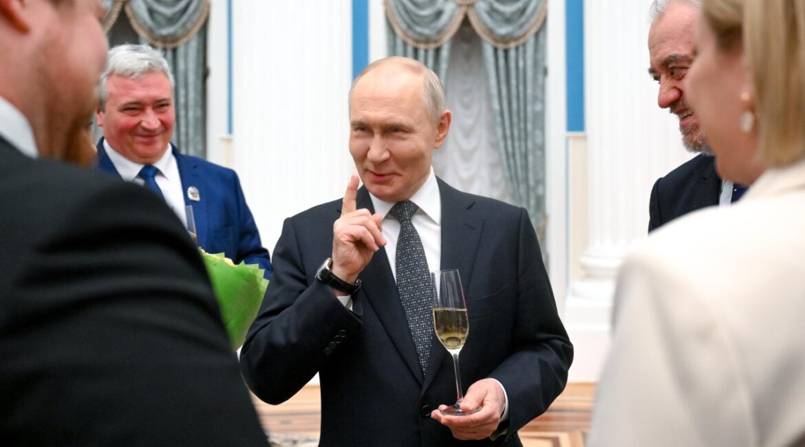 Сторонники Путина восстают против него?