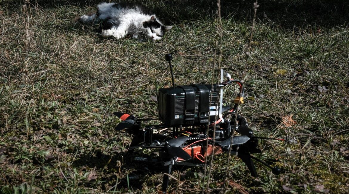 Дрон из российского воздушного пространства врезался в дымоход эстонской электростанции