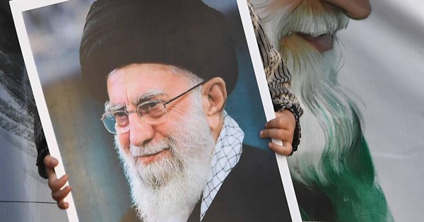 Иран отвергает вмешательство США в преемственность Хаменеи