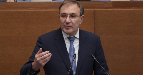 Гуцанов: Временное правительство ведет себя как туроператорская компания Йотова созывает КСНС