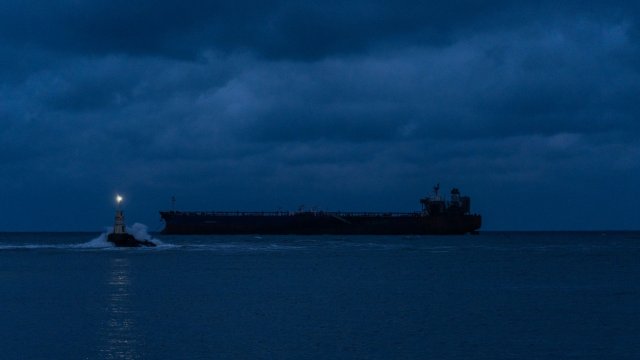 Мальта опасается, что поврежденный российский танкер достигнет острова в течение 48 часов