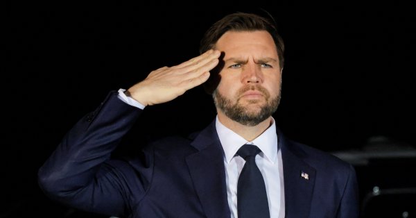 Вэнс приветствовал седьмого американского солдата, погибшего на Ближнем Востоке