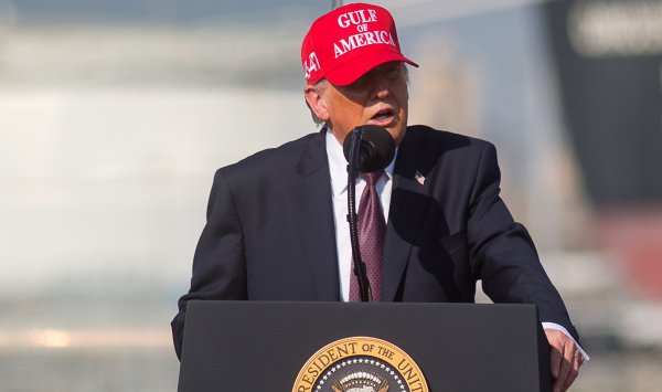 От переговоров к ударам: как команда Трампа решила атаковать Иран