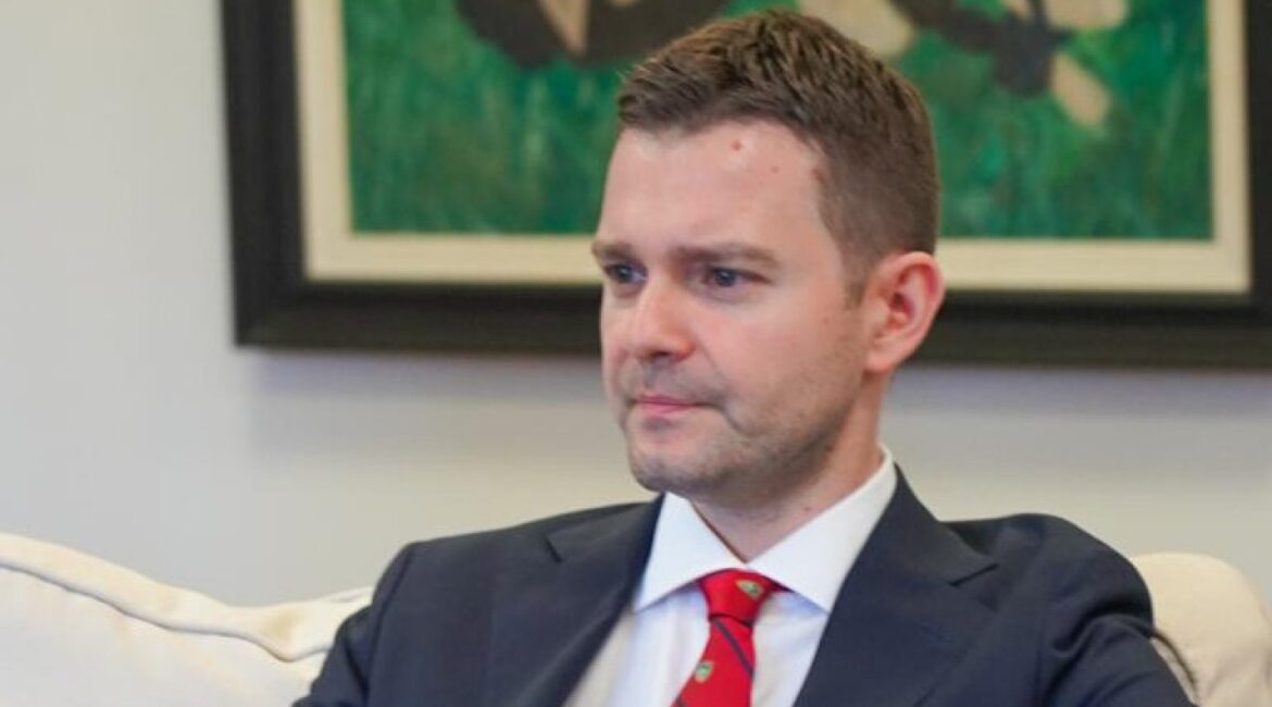 Муцунский: РСМ – пример уважения прав, София ведет голую политику