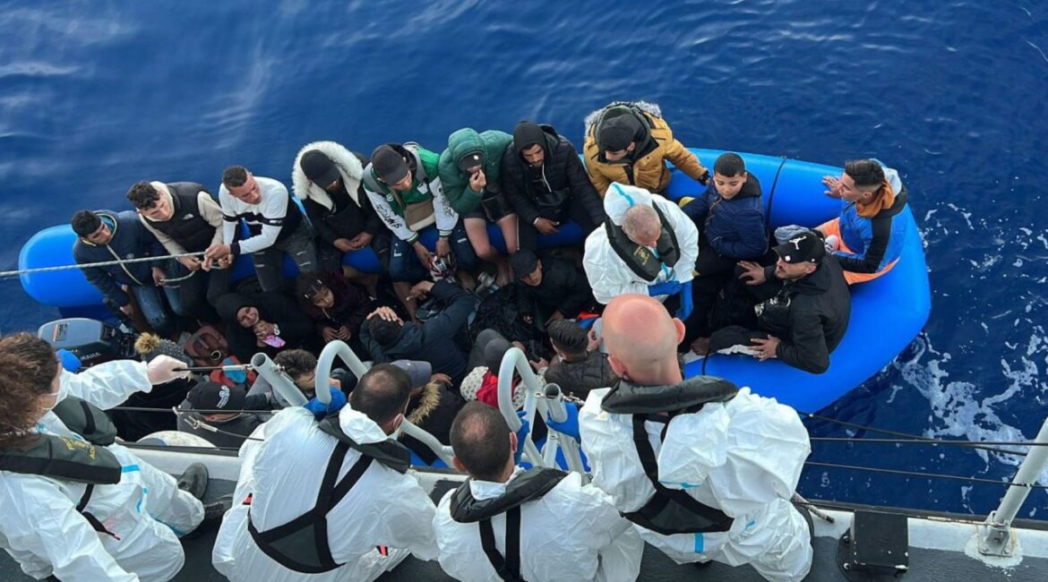 Страны ЕС реализуют планы по созданию центров депортации в третьих странах