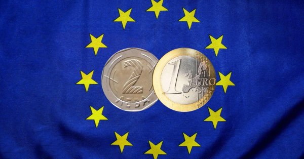 А ЕЦБ поздравил нас с Третьим марта ВИДЕО