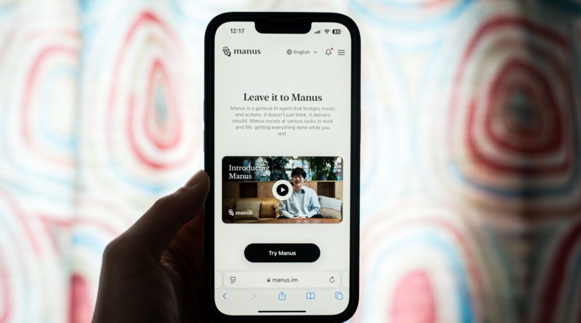 Китай запретил генеральному директору стартапа Manus покидать страну